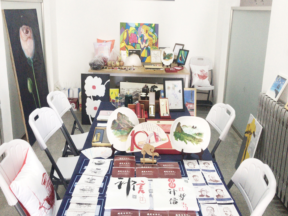 廣告藝術(shù)設(shè)計(jì)工作室.jpg